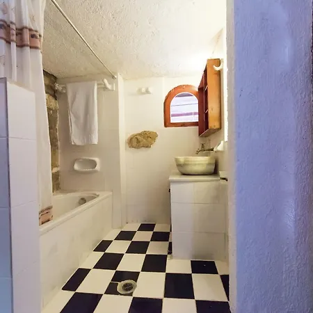 Traditional In * Elounda